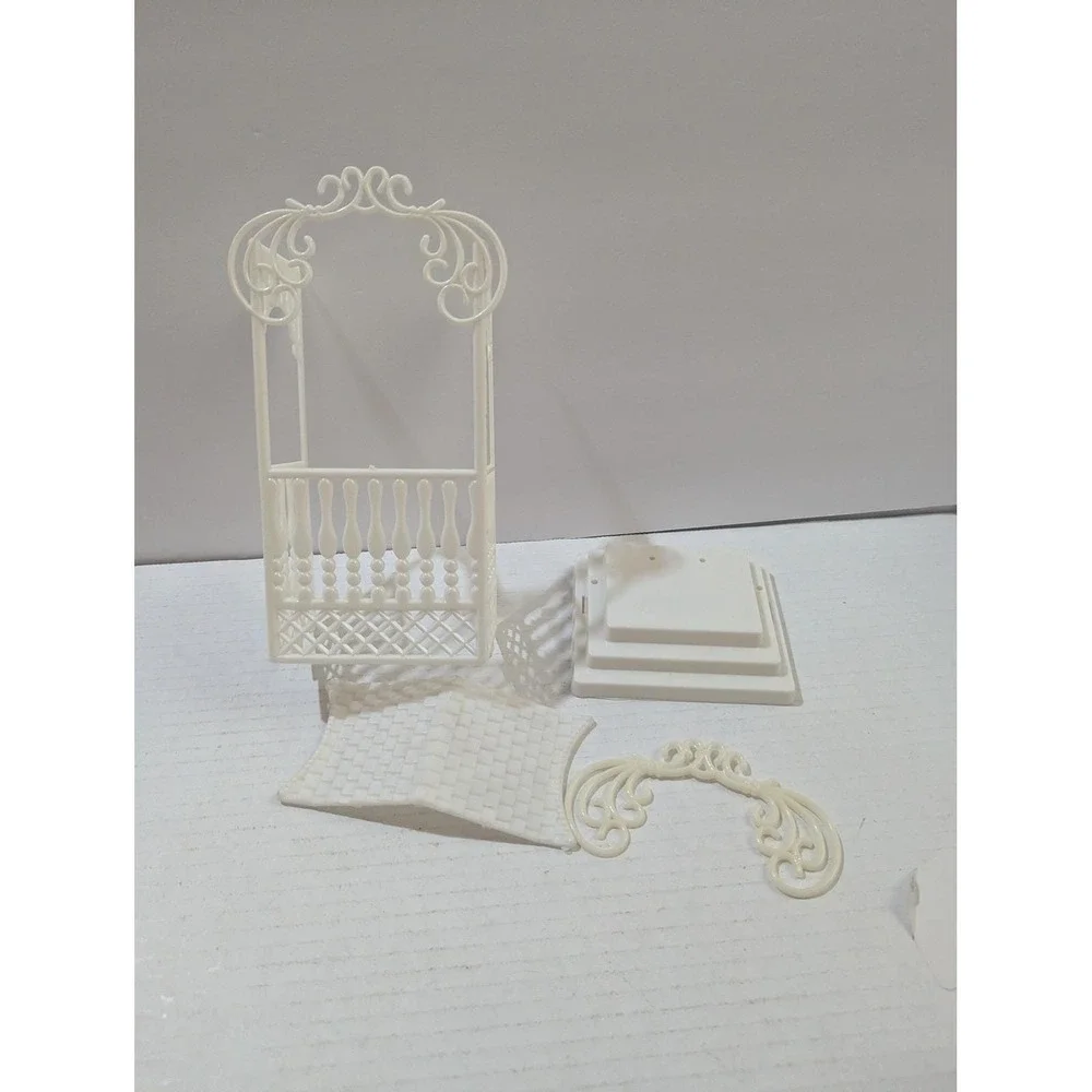 Vintage White Plastic Wedding Cake Topper‎ Gazebo Scrollwork Arch Decoration